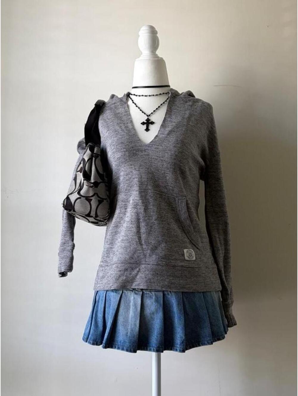 Gap Y2K Gray Waffle Knit V-Neck Hoodie Top